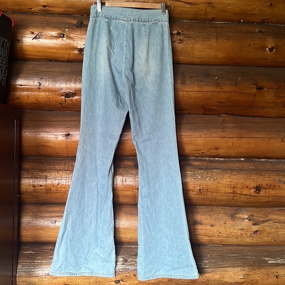 Billabong High Rise  flare jeans - Picture 2 of 3